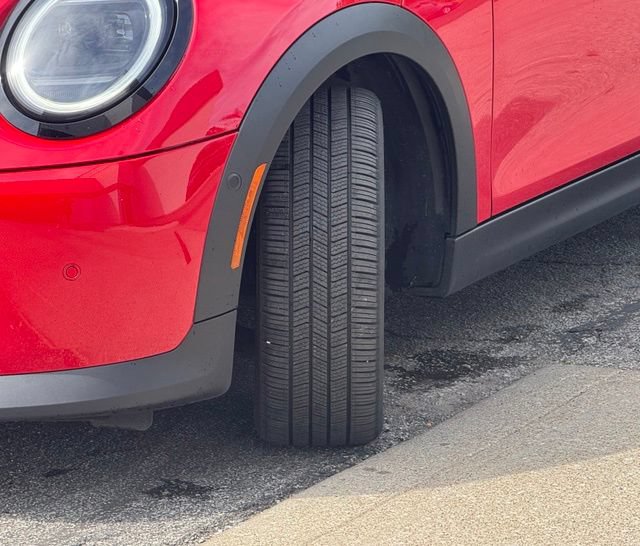 Certified 2026 MINI Cooper 4-Door Hardtop FWD image 13