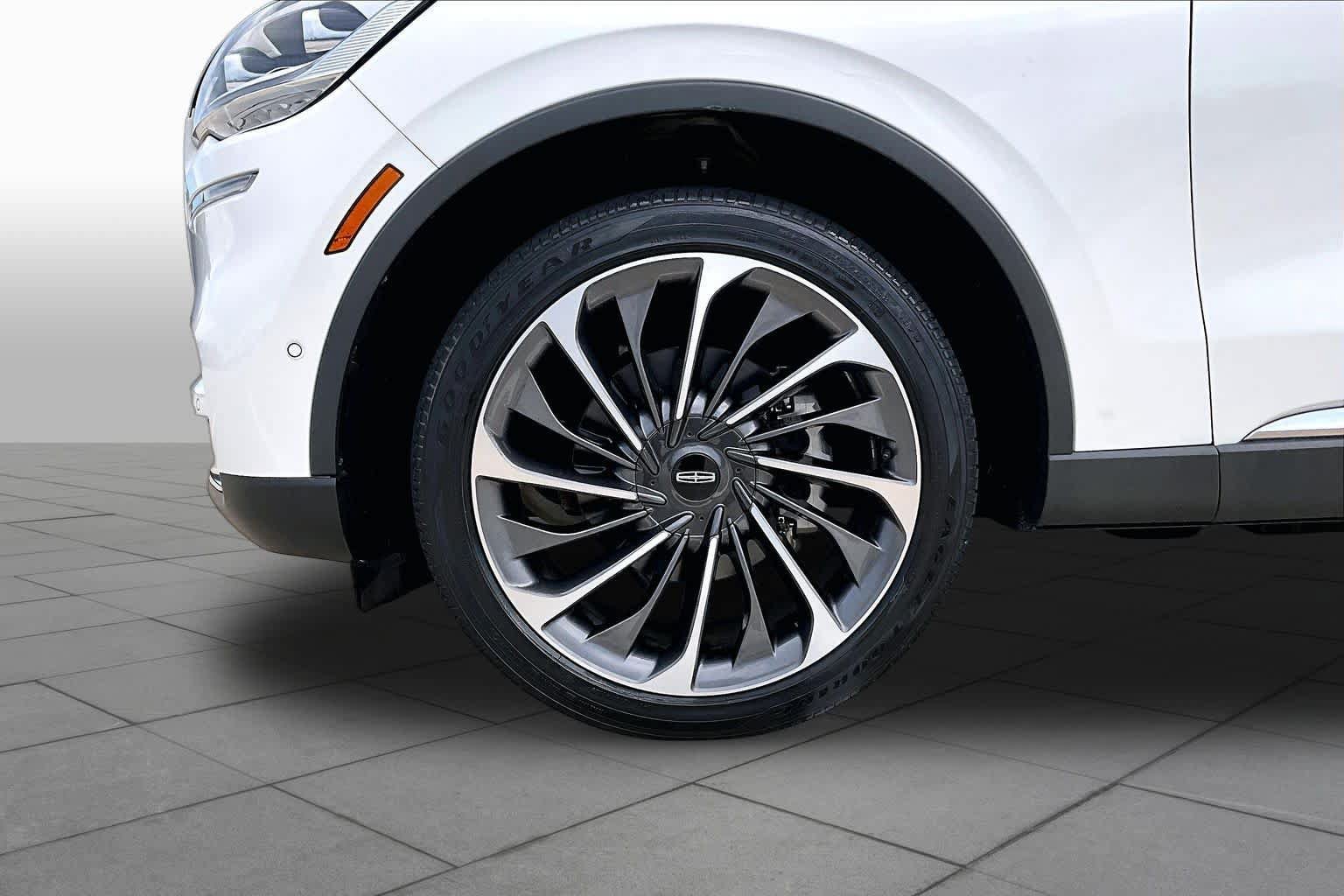 Used 2020 Lincoln Aviator Reserve w/ Equipment Group 202A AWD/4WD image 11