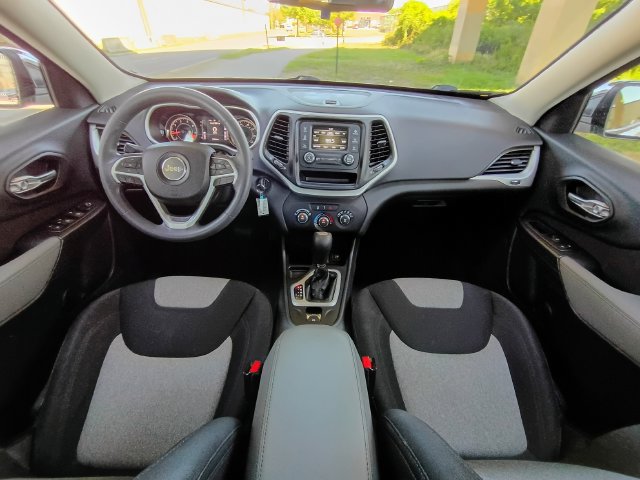 Used 2014 Jeep Cherokee Sport FWD image 29