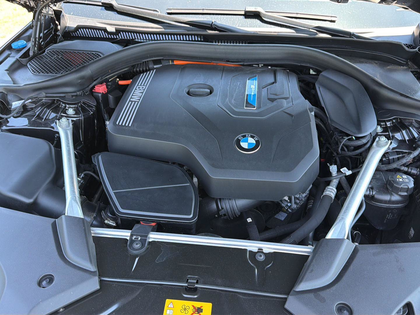 Used 2023 BMW 530e w/ Premium Package RWD image 37