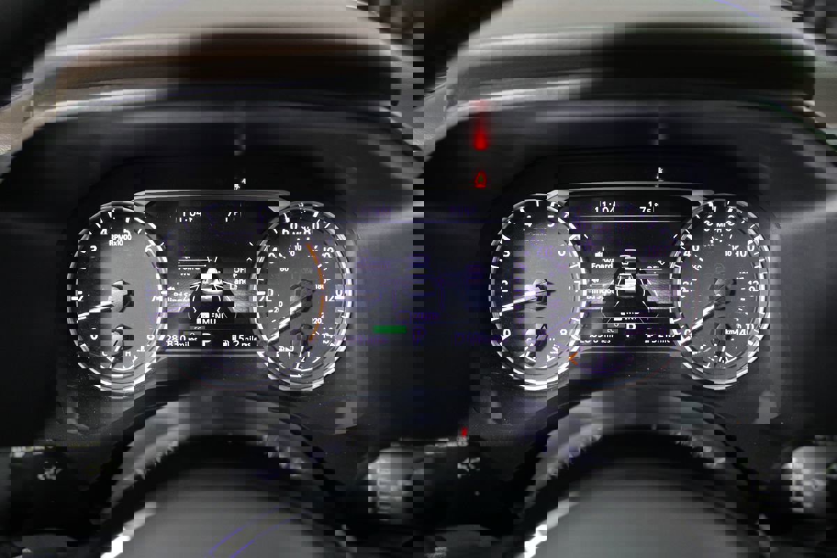 Used 2023 Nissan Rogue SL w/ SL Premium Package image 16