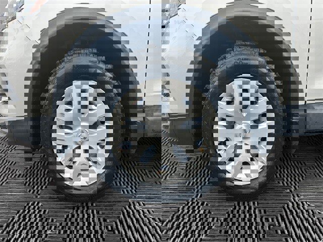 Used 2020 Nissan Rogue Sport S image 14