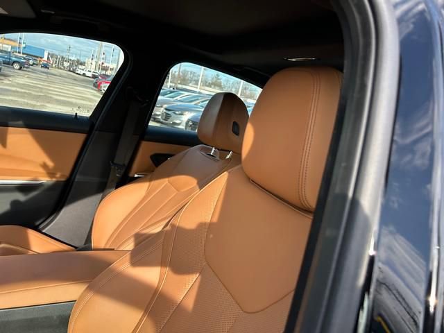 Used 2025 BMW 330i Sedan image 12