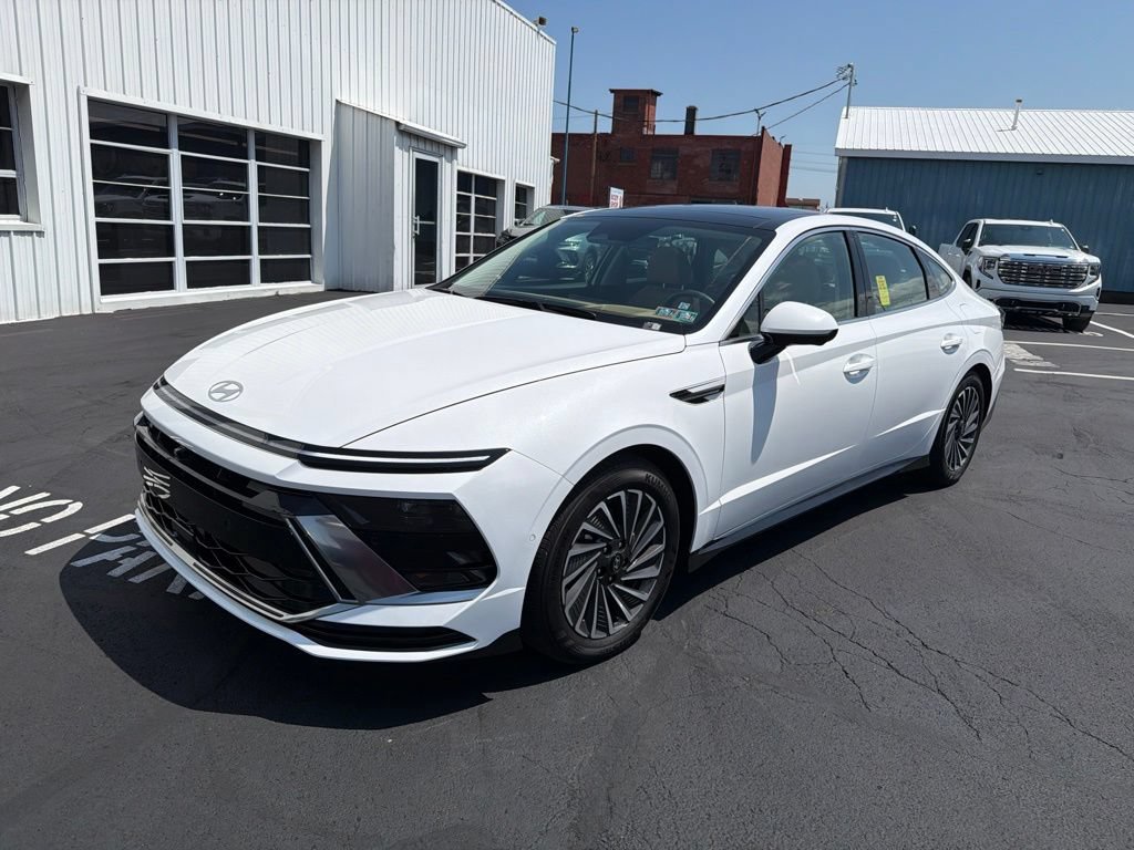 New 2026 Hyundai Sonata Limited FWD image 3