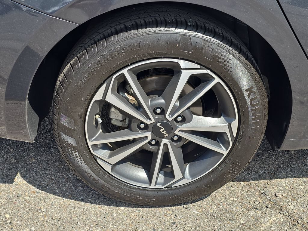 Certified 2023 Kia Forte LXS w/ LXS Technology Package FWD image 27