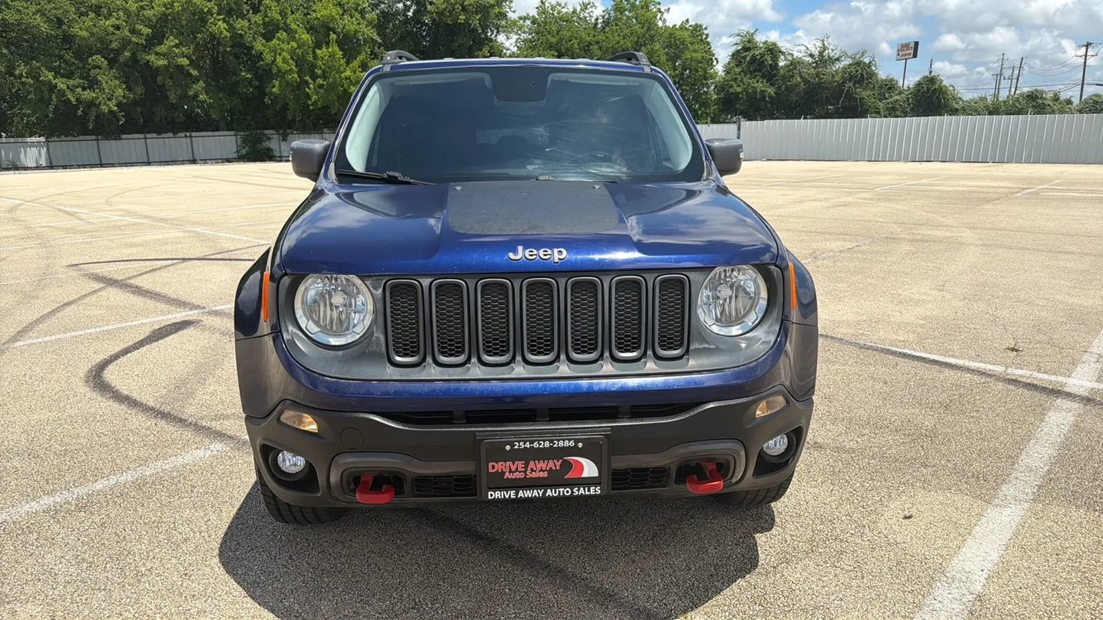 Used 2016 Jeep Renegade Trailhawk w/ Premium Trailhawk Package AWD/4WD image 8