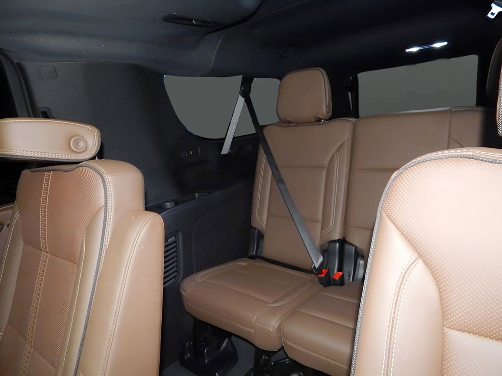 Used 2025 Chevrolet Suburban High Country image 39