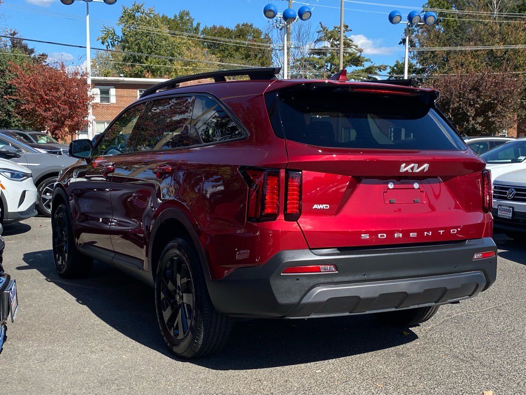 Used 2022 Kia Sorento S w/ Panoramic Sunroof Package image 5