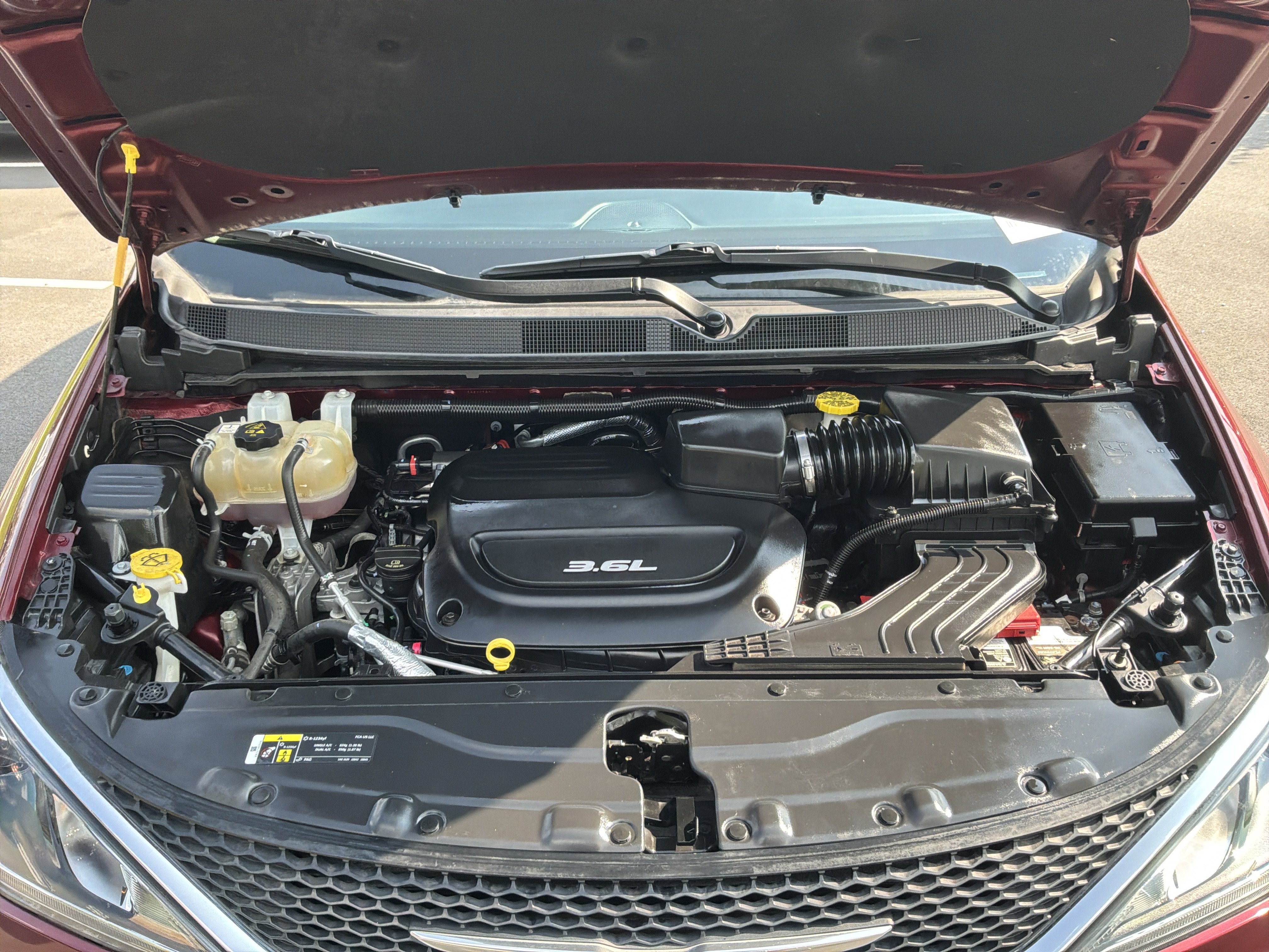 Used 2018 Chrysler Pacifica Touring Plus FWD image 34