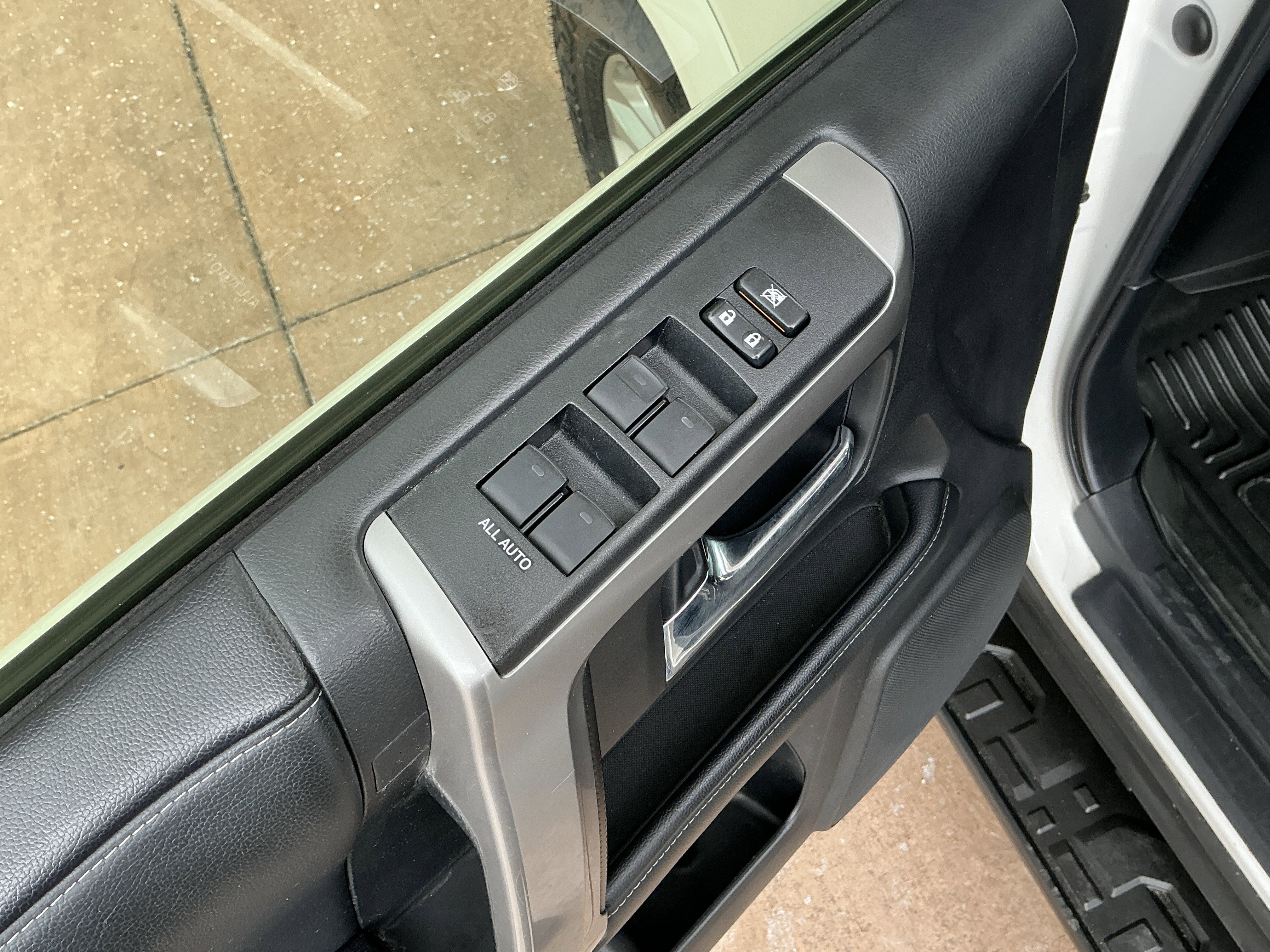 Used 2020 Toyota 4Runner SR5 image 15