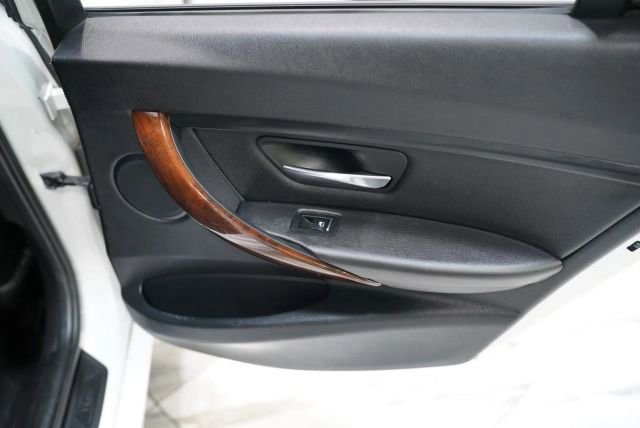 Used 2016 BMW 320i Sedan RWD image 30