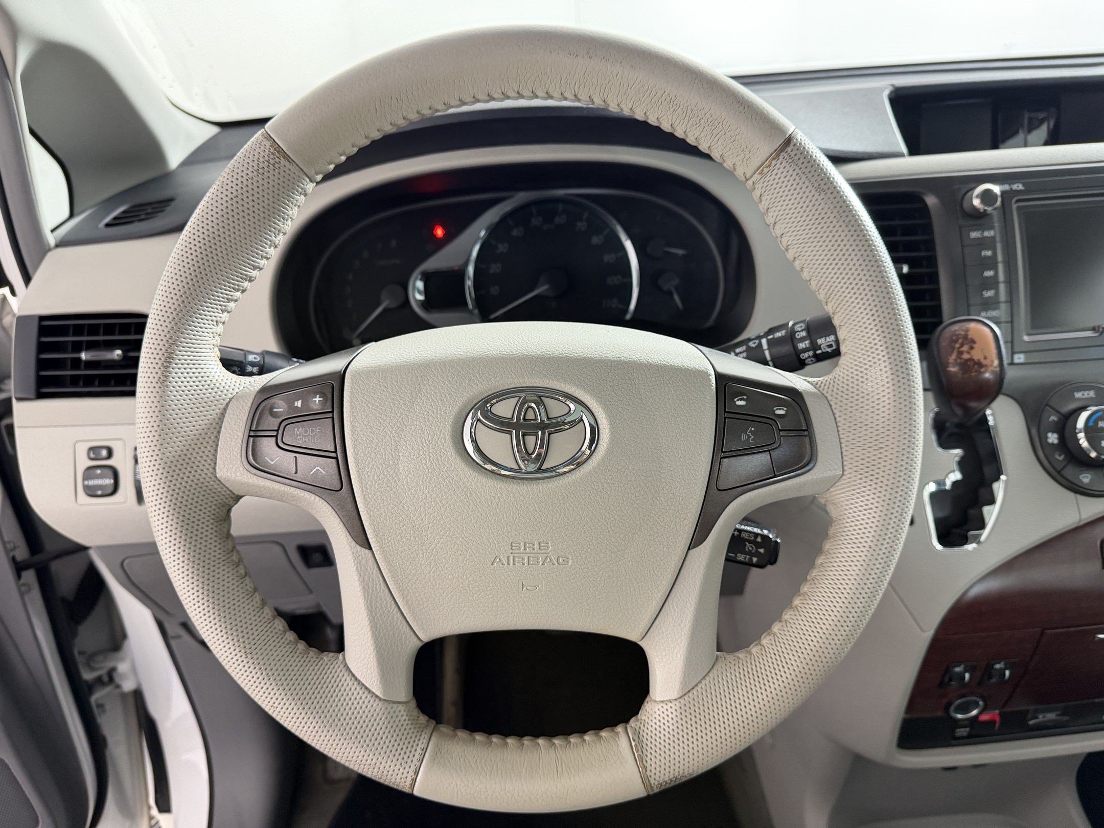 Used 2013 Toyota Sienna XLE w/ Premium Pkg AWD/4WD image 11