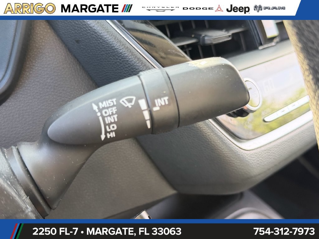 Used 2021 Toyota Corolla LE FWD image 30