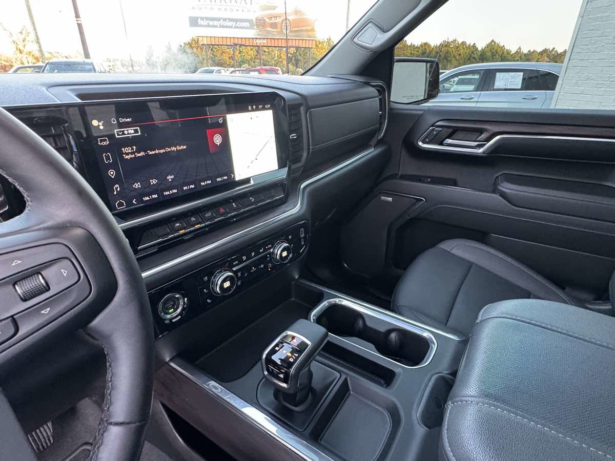 Used 2023 GMC Sierra 1500 SLT w/ SLT Premium Package image 21