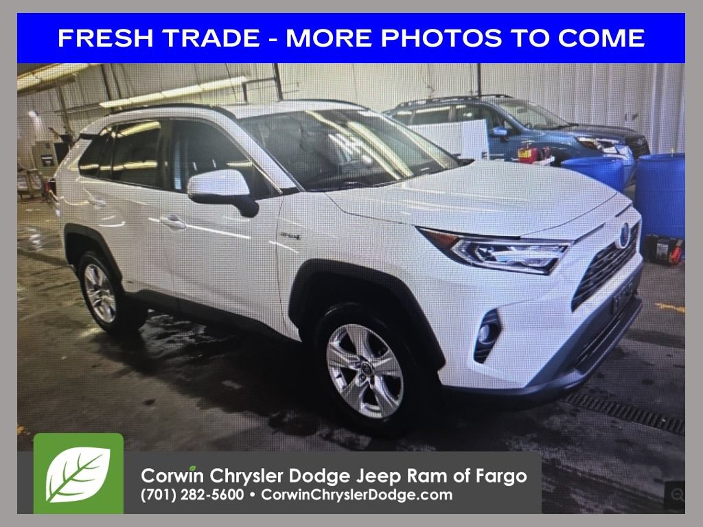 Used 2021 Toyota RAV4 XLE w/ Convenience Package AWD/4WD image 1