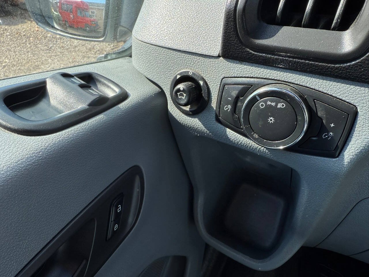 Used 2018 Ford Transit 250 148 Low Roof RWD image 9