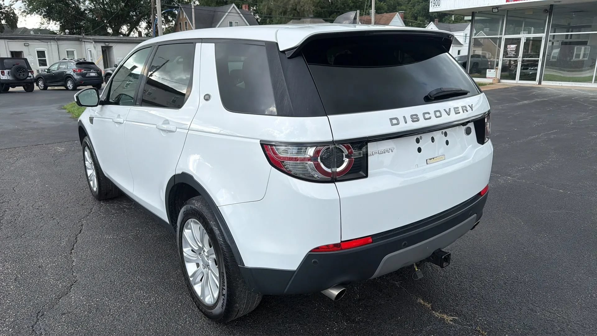 Used 2017 Land Rover Discovery Sport SE AWD/4WD image 7