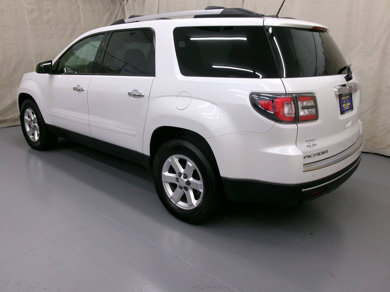 Used 2016 GMC Acadia SLE AWD/4WD image 6