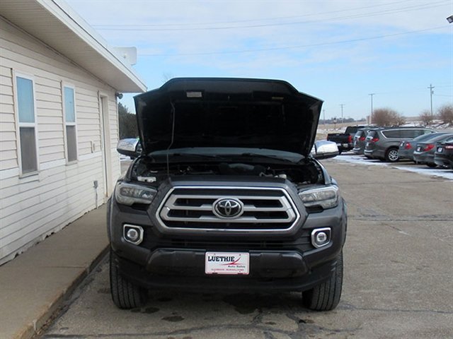 Used 2020 Toyota Tacoma Limited image 6