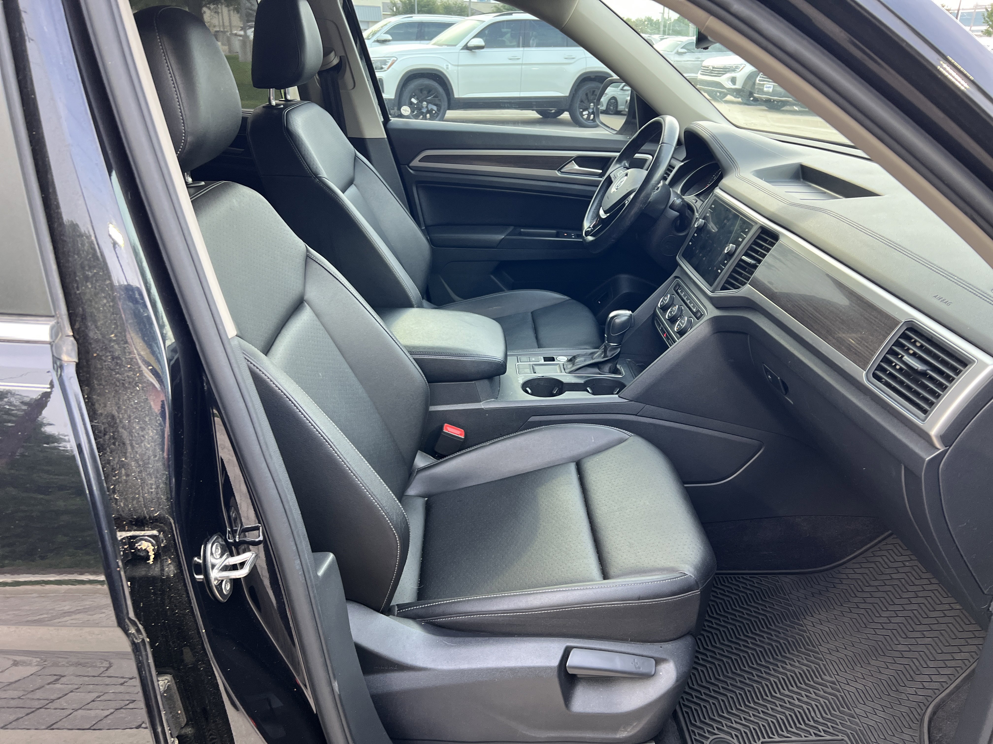 Used 2018 Volkswagen Atlas SE FWD image 27