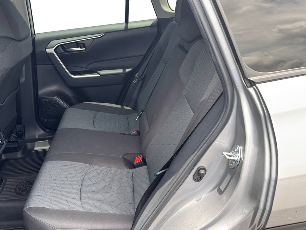 Used 2025 Toyota RAV4 XLE w/ Convenience Package FWD image 16