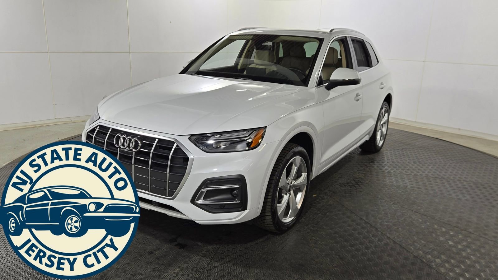 Used 2021 Audi Q5 2.0T Premium Plus w/ Premium Plus Package image 3