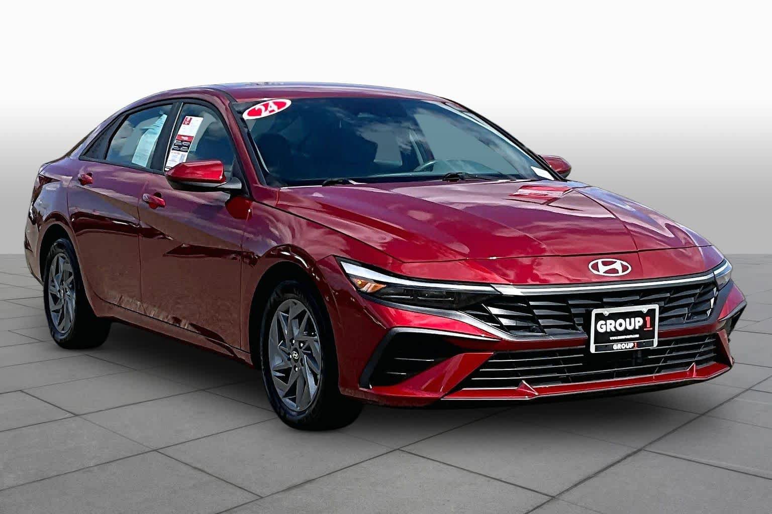 Used 2024 Hyundai Elantra Blue FWD image 2