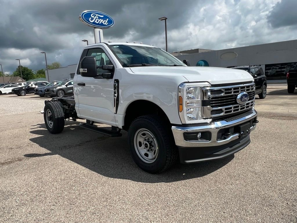 New 2025 Ford F350 XL w/ XL Chrome Package image 2