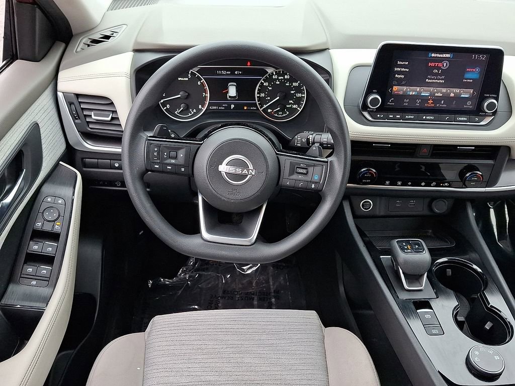 Used 2023 Nissan Rogue SV image 12