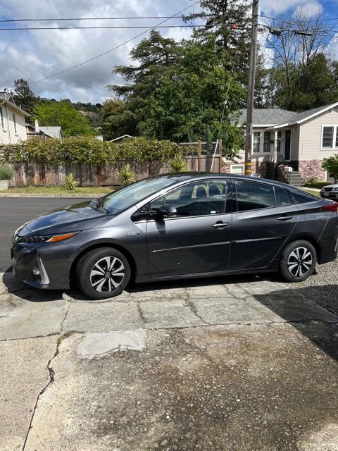 Used 2017 Toyota Prius Prime Advanced w/ Protection Package FWD image 2