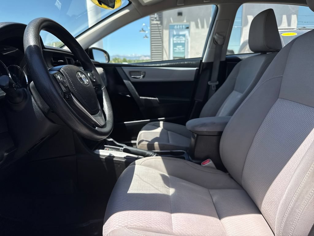 Used 2014 Toyota Corolla LE FWD image 9