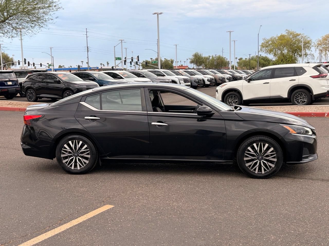 Certified 2023 Nissan Altima 2.5 SV FWD image 8
