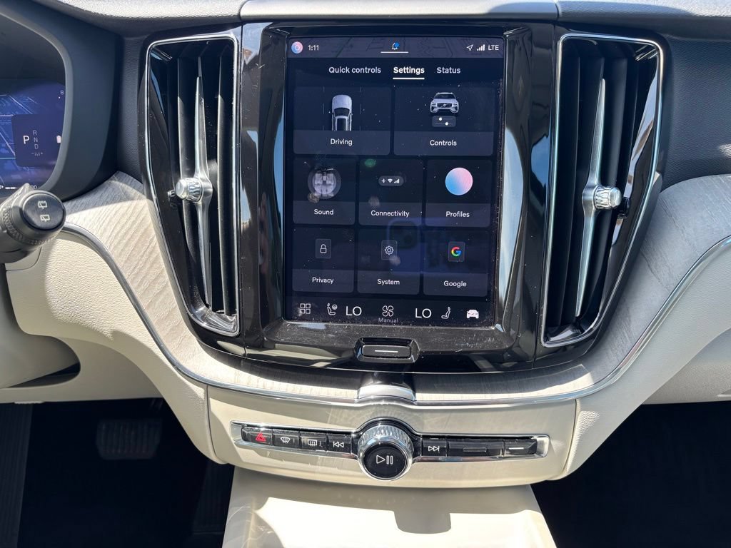 Certified 2023 Volvo XC60 B5 Plus w/ Climate Package AWD/4WD image 10