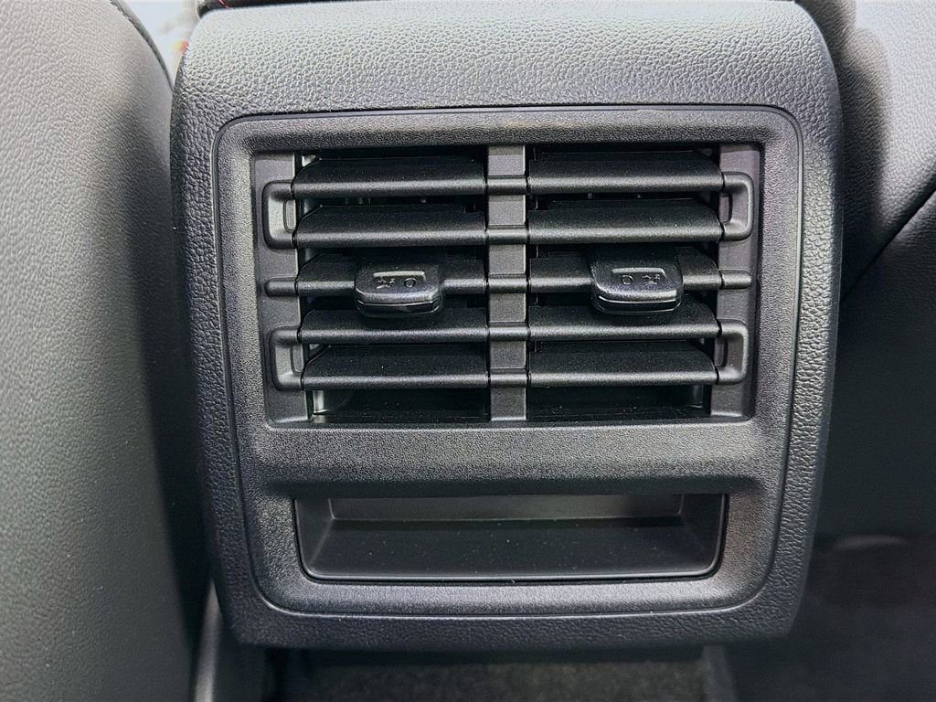 Used 2025 Volkswagen GTI SE image 38