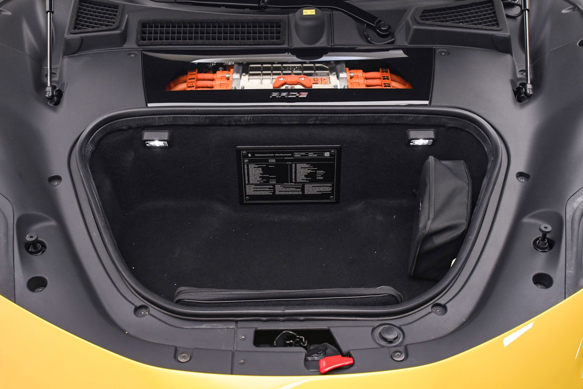 Used 2022 Ferrari SF90 Spider image 27