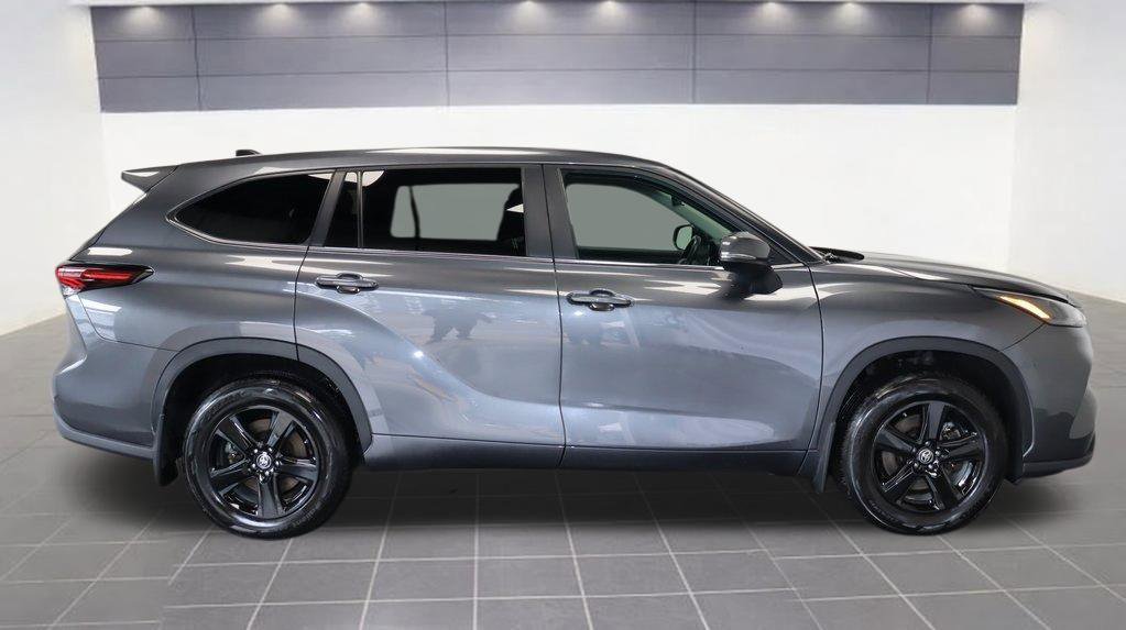 Used 2024 Toyota Highlander LE image 7
