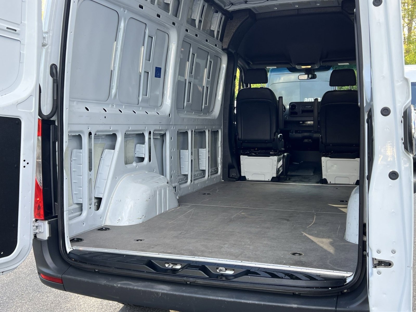 Used 2025 Mercedes-Benz Sprinter 2500 image 24