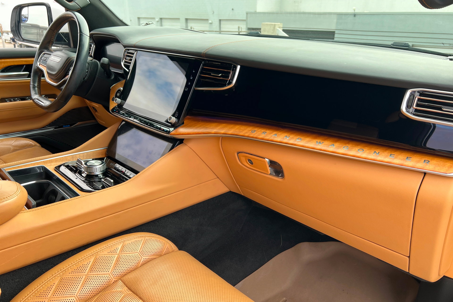 Used 2022 Jeep Grand Wagoneer Series III w/ HD Trailer Tow Package image 24