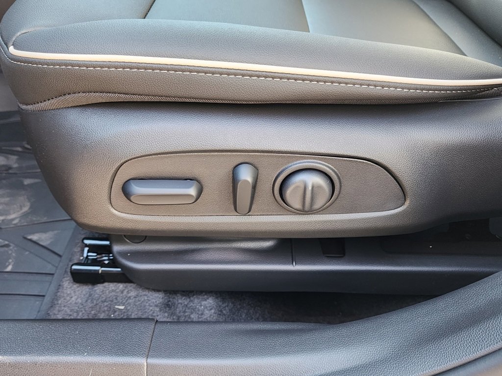 New 2026 Buick Envista Sport Touring w/ Studio Series image 17