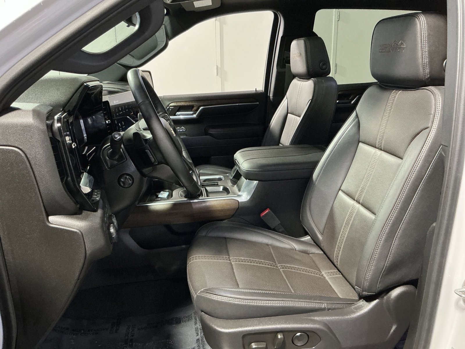 Used 2023 Chevrolet Silverado 1500 High Country w/ High Country Premium Package image 21