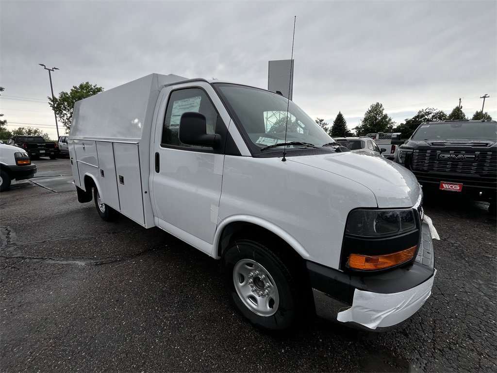 New 2025 GMC Savana 3500 1WT w/ Power Convenience Package image 2