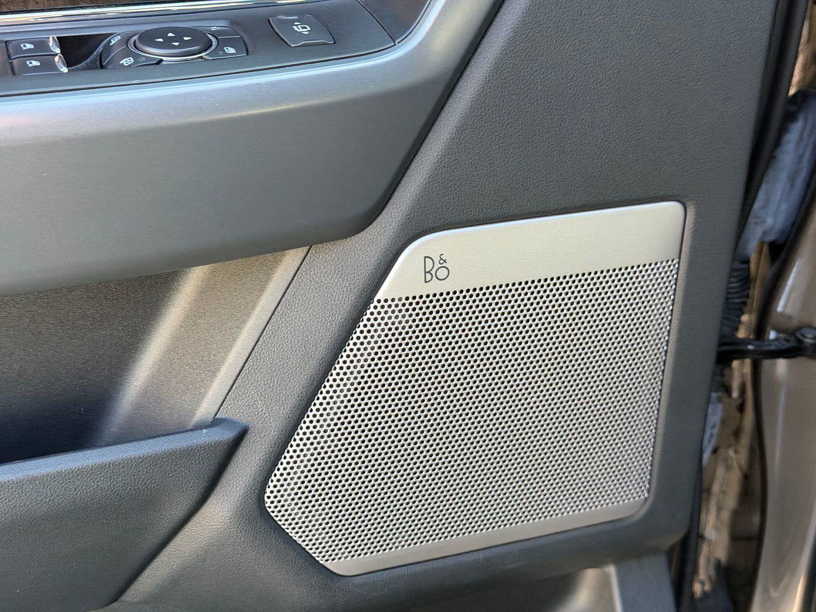 Used 2022 Ford F150 Lariat w/ Max Trailer Tow Package image 8