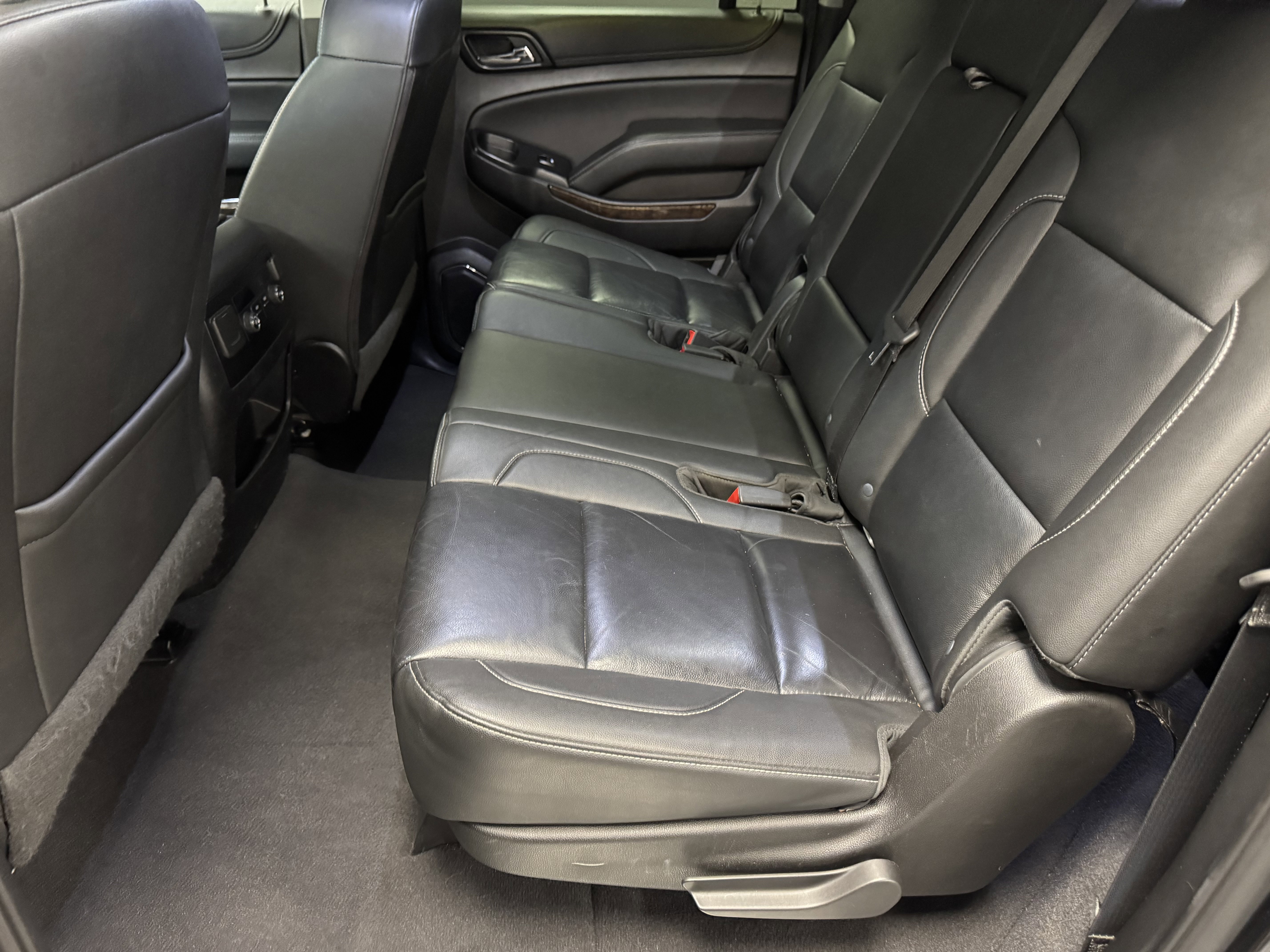 Used 2020 Chevrolet Suburban LT image 14