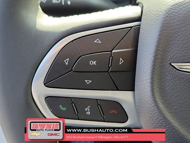 Used 2023 Chrysler Pacifica Touring-L image 22