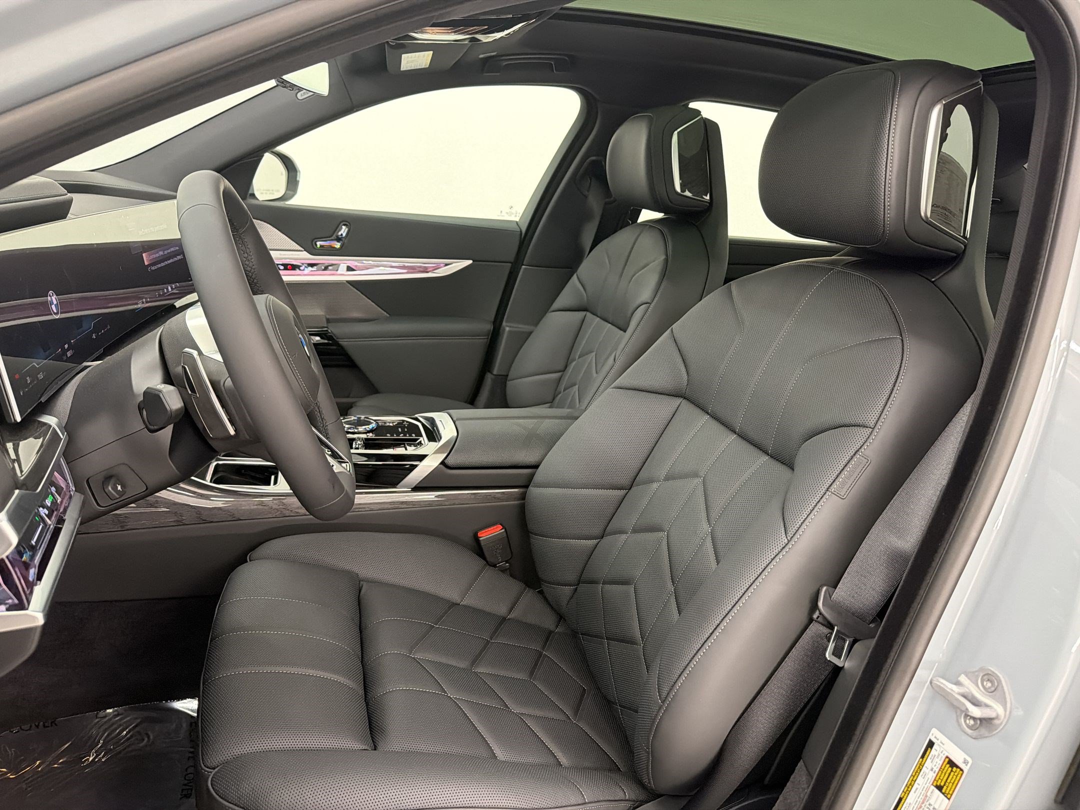 New 2026 BMW 740i xDrive AWD/4WD image 5