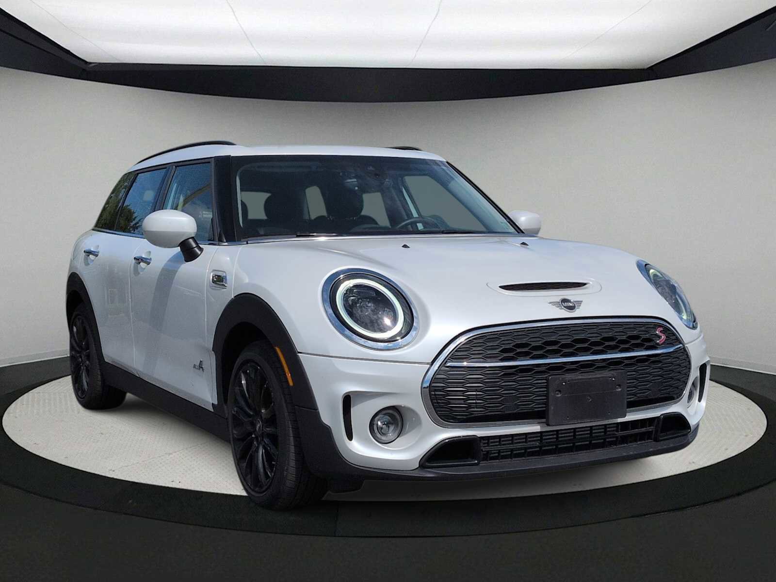 Certified 2024 MINI Cooper Clubman S image 2