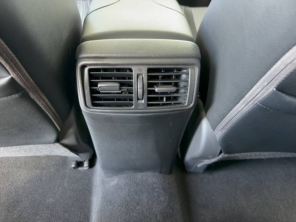 Used 2018 Nissan Rogue SL w/ Premium Package FWD image 31