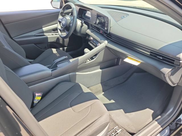 New 2026 Hyundai Elantra Sport FWD image 19