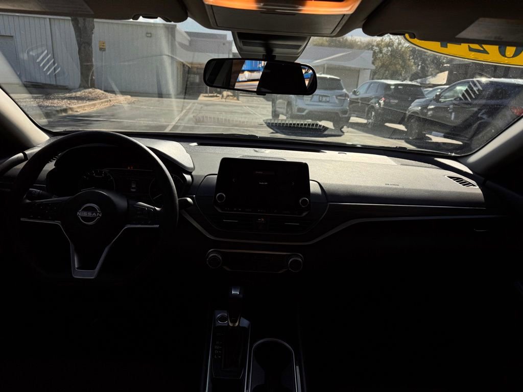 Used 2024 Nissan Altima 2.5 SV image 26