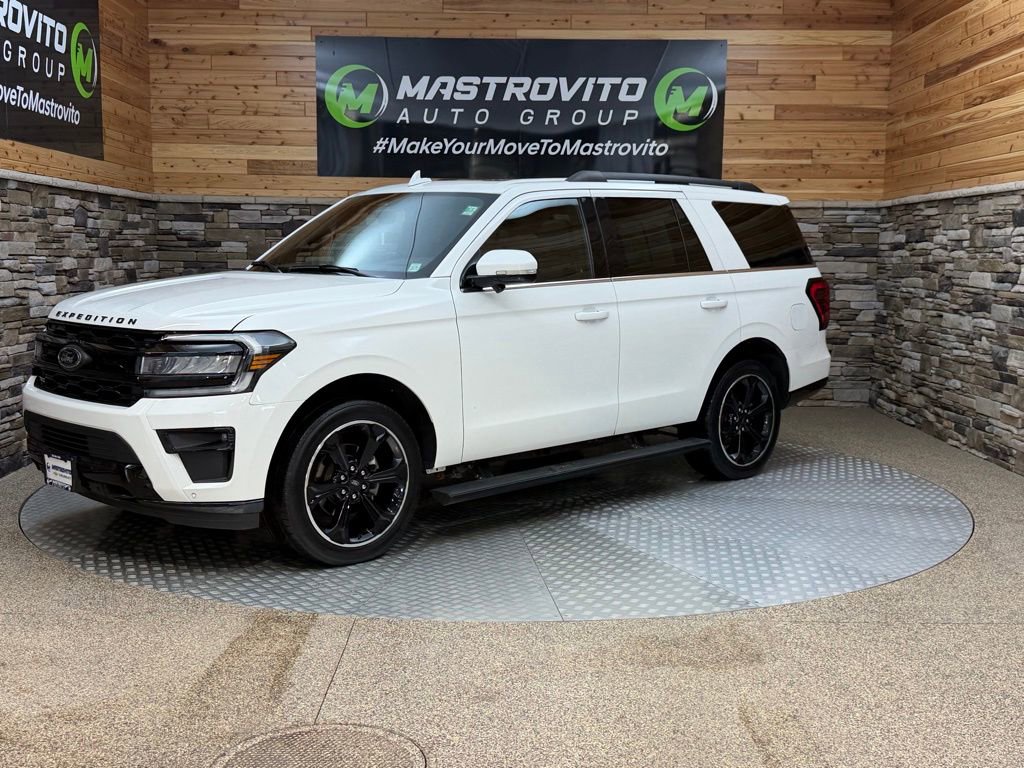 Used 2023 Ford Expedition Limited image 5